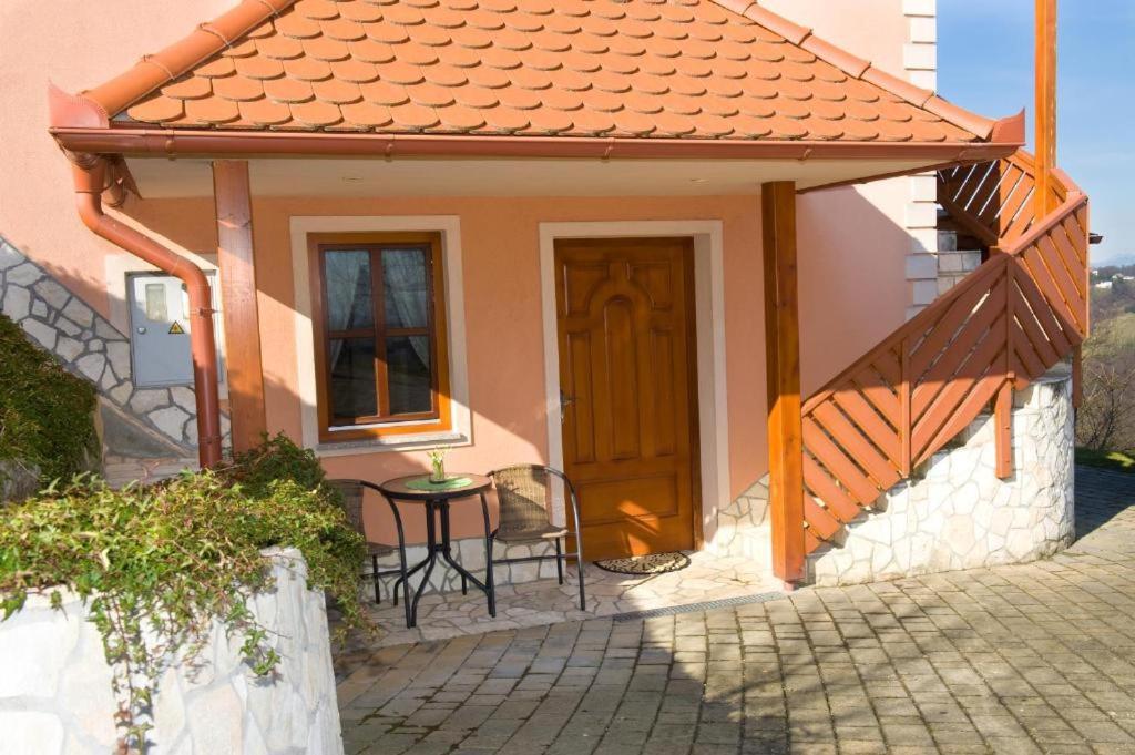 Appartement Planinca -Hisa Z Razgledom à Smarje pri Jelsah Extérieur photo