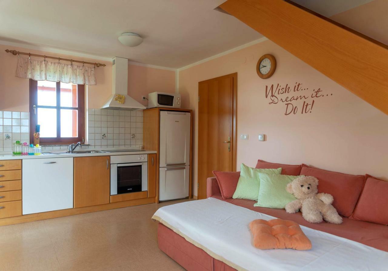 Appartement Planinca -Hisa Z Razgledom à Smarje pri Jelsah Extérieur photo