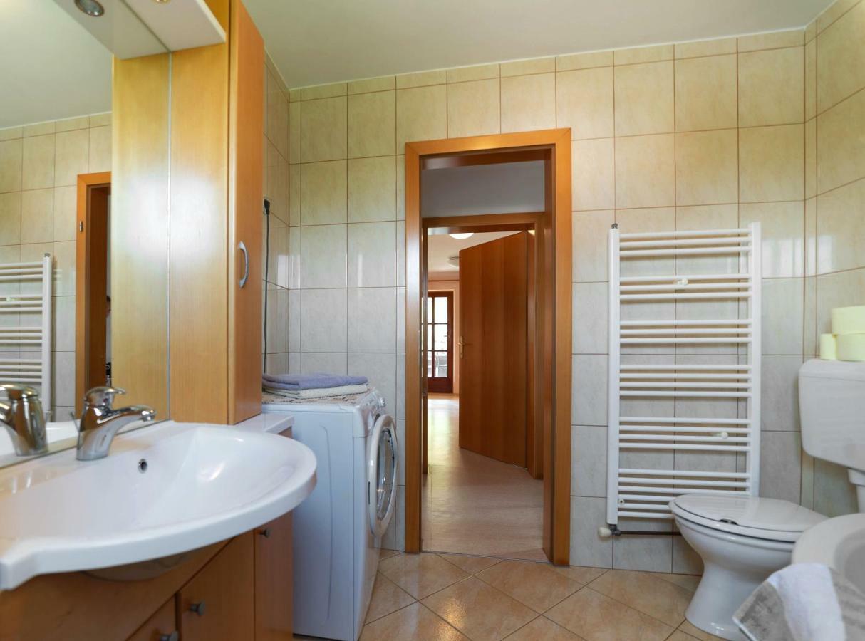Appartement Planinca -Hisa Z Razgledom à Smarje pri Jelsah Extérieur photo